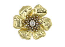 Load image into Gallery viewer, Daisy Gold Metal Brooch
