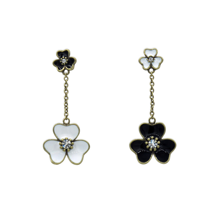 Floral Contrast White Earrings